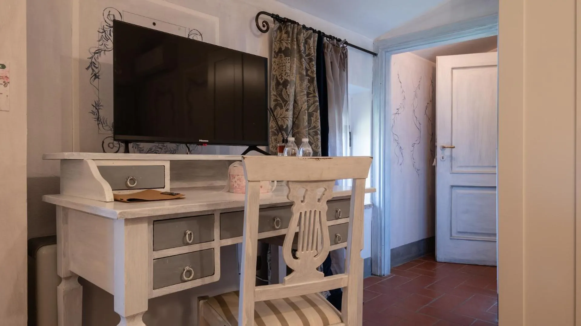 Il Castagnolo Country B&B San Gimignano 2*,  Italy