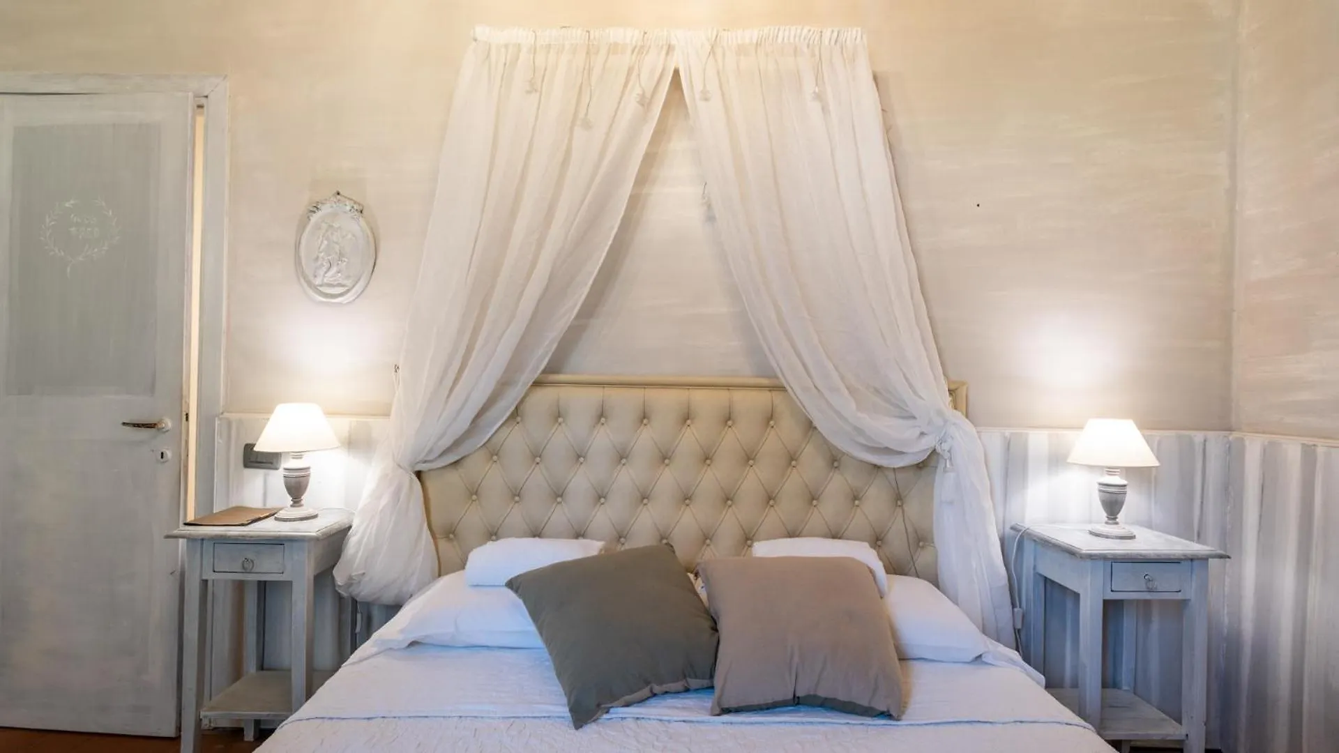 Il Castagnolo Country B&B San Gimignano 2*,  Italy