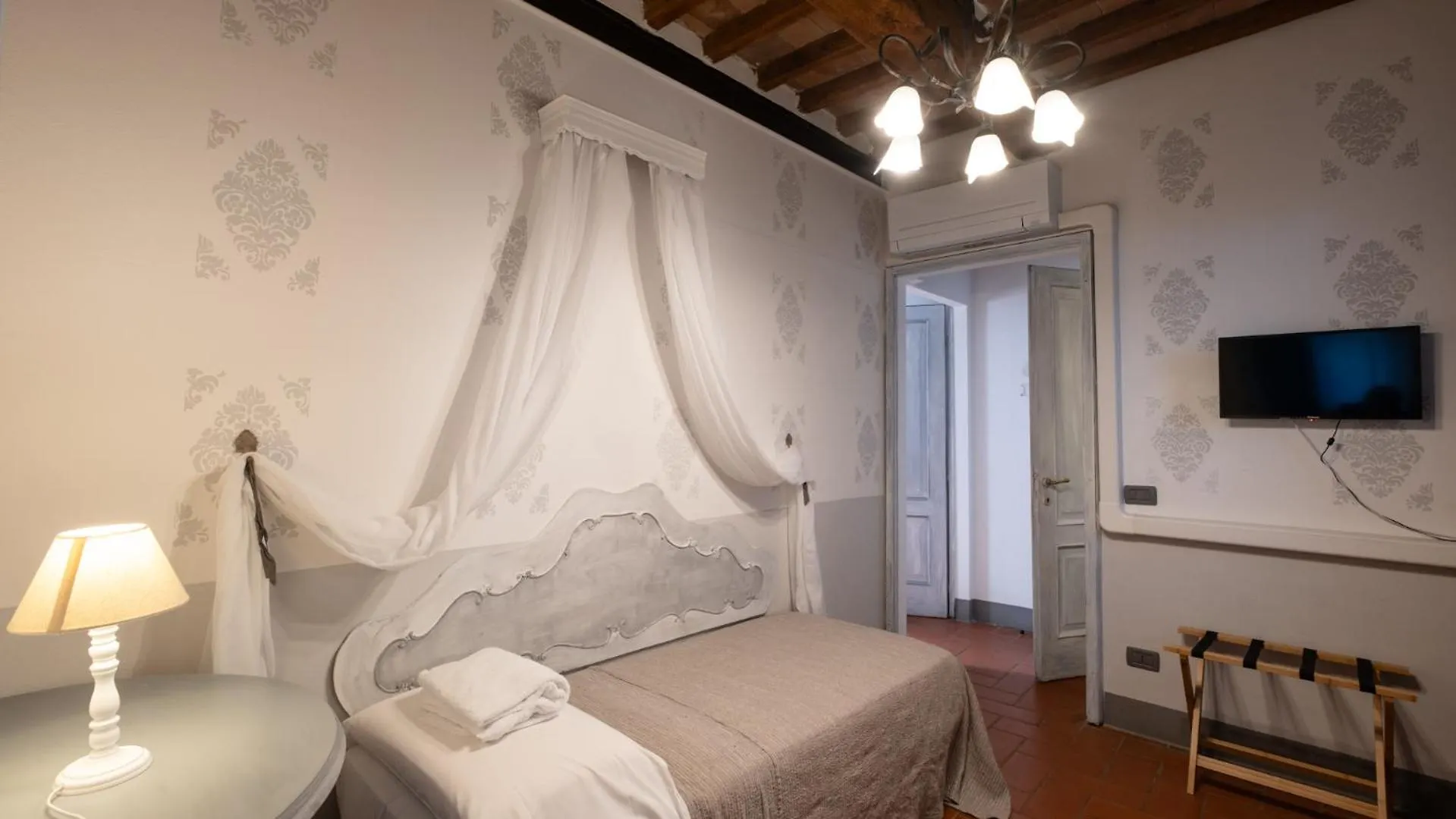 Il Castagnolo Country B&B San Gimignano 2*,  Italy