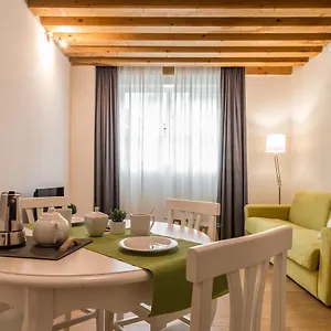 https://centrale-mazzoni-10.hotelinveneto.com